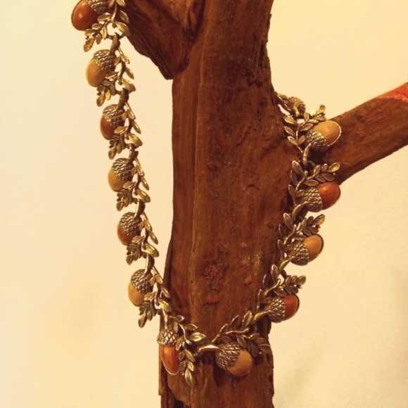 Coro Jewelry - Vintage Coro Knott's Berry Farm Acorn Choker